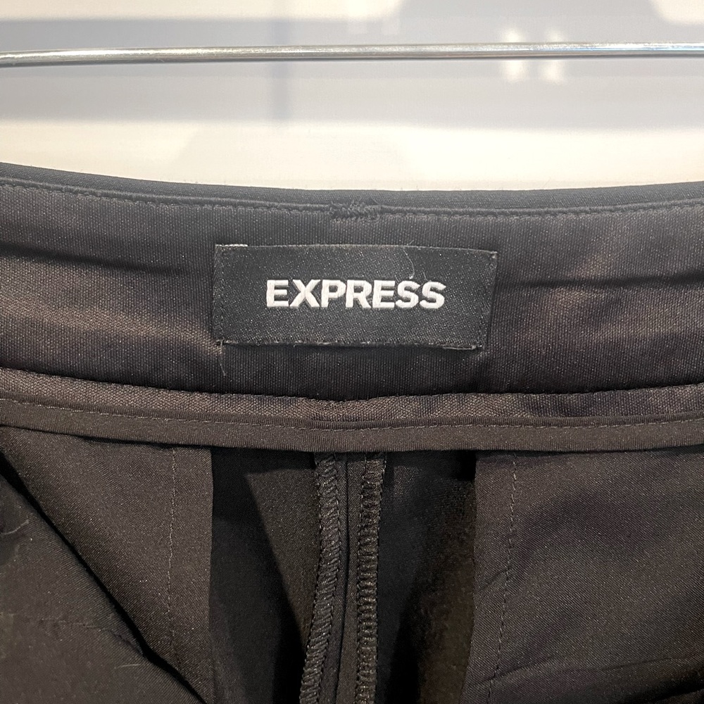 Express Women’s size 10 regular length high waisted pant.